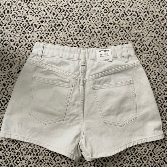 Cotton on High rise mom shorts - Picture 2 of 4
